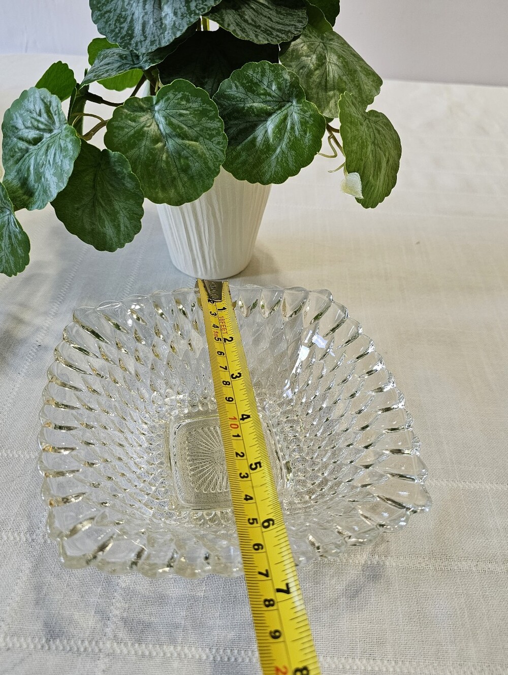 Vintage Indiana Glass Diamond-Cut Decorative Serving Bowl - Picture 5 of 7